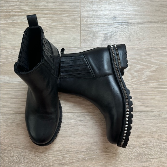 Booties - Picture 4 of 7